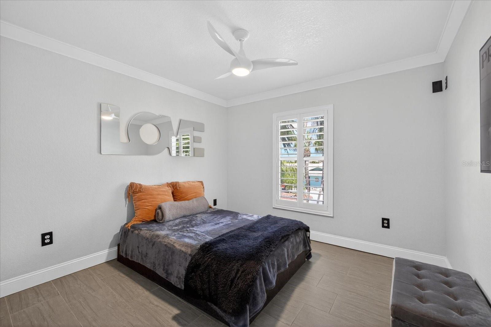 Image 43 of 100 For 5101 Southshore Drive