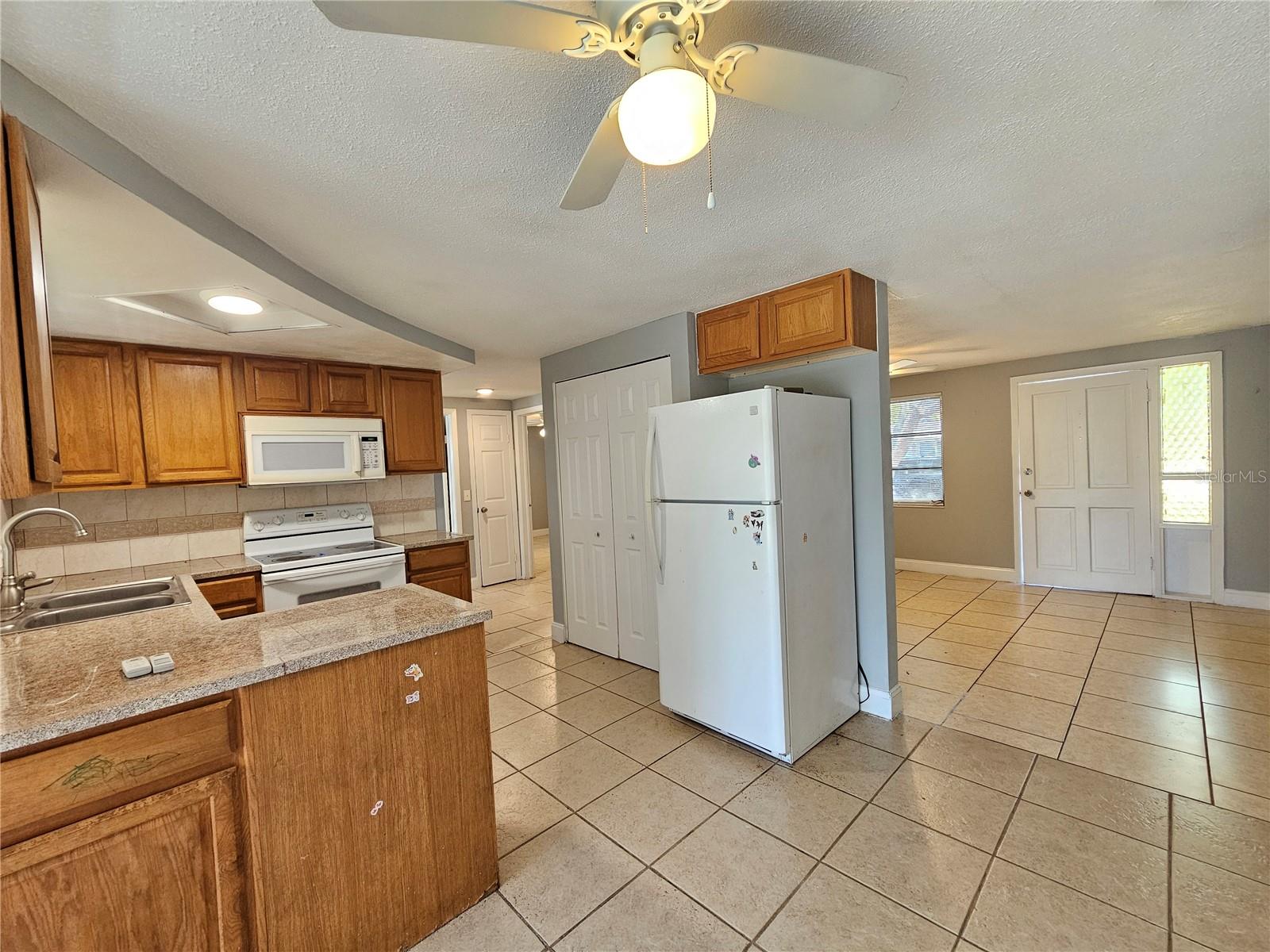 Image 6 of 19 For 9210 Pegasus Avenue