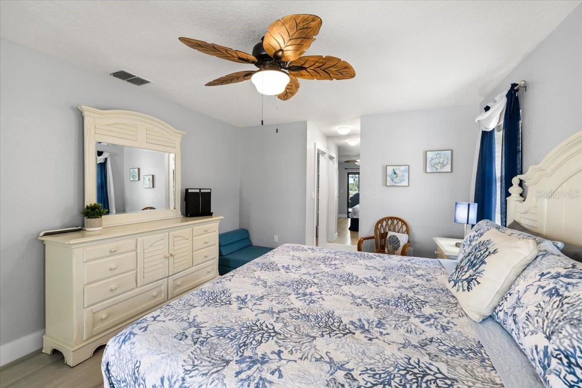 Image 12 of 49 For 4400 Flexer Drive