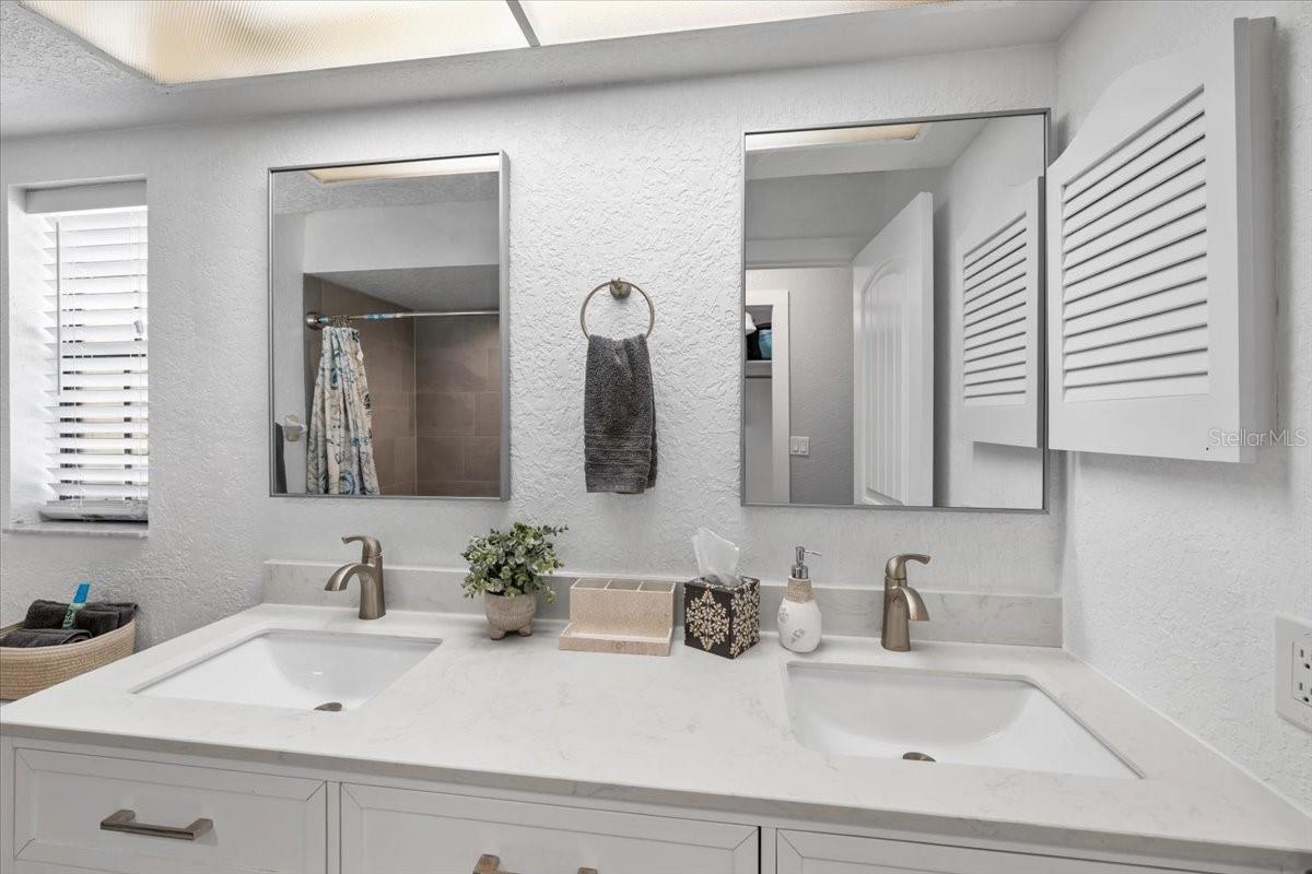 Image 14 of 49 For 4400 Flexer Drive