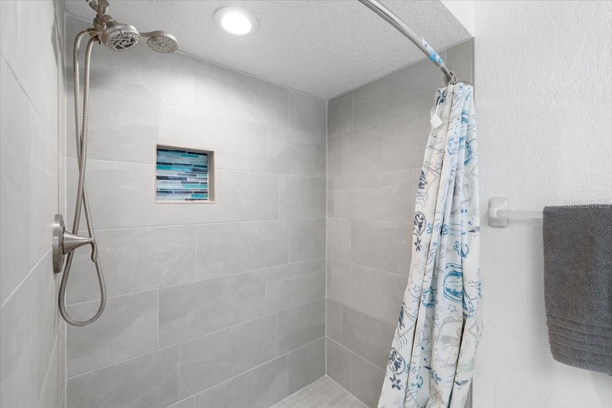 Image 16 of 49 For 4400 Flexer Drive