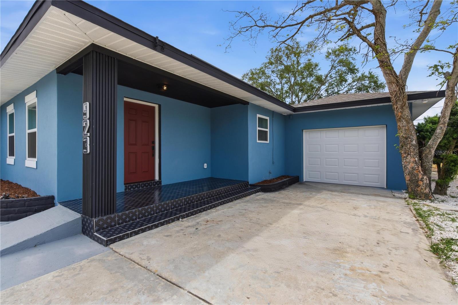 Details for 923 1st Avenue Nw, LARGO, FL 33770