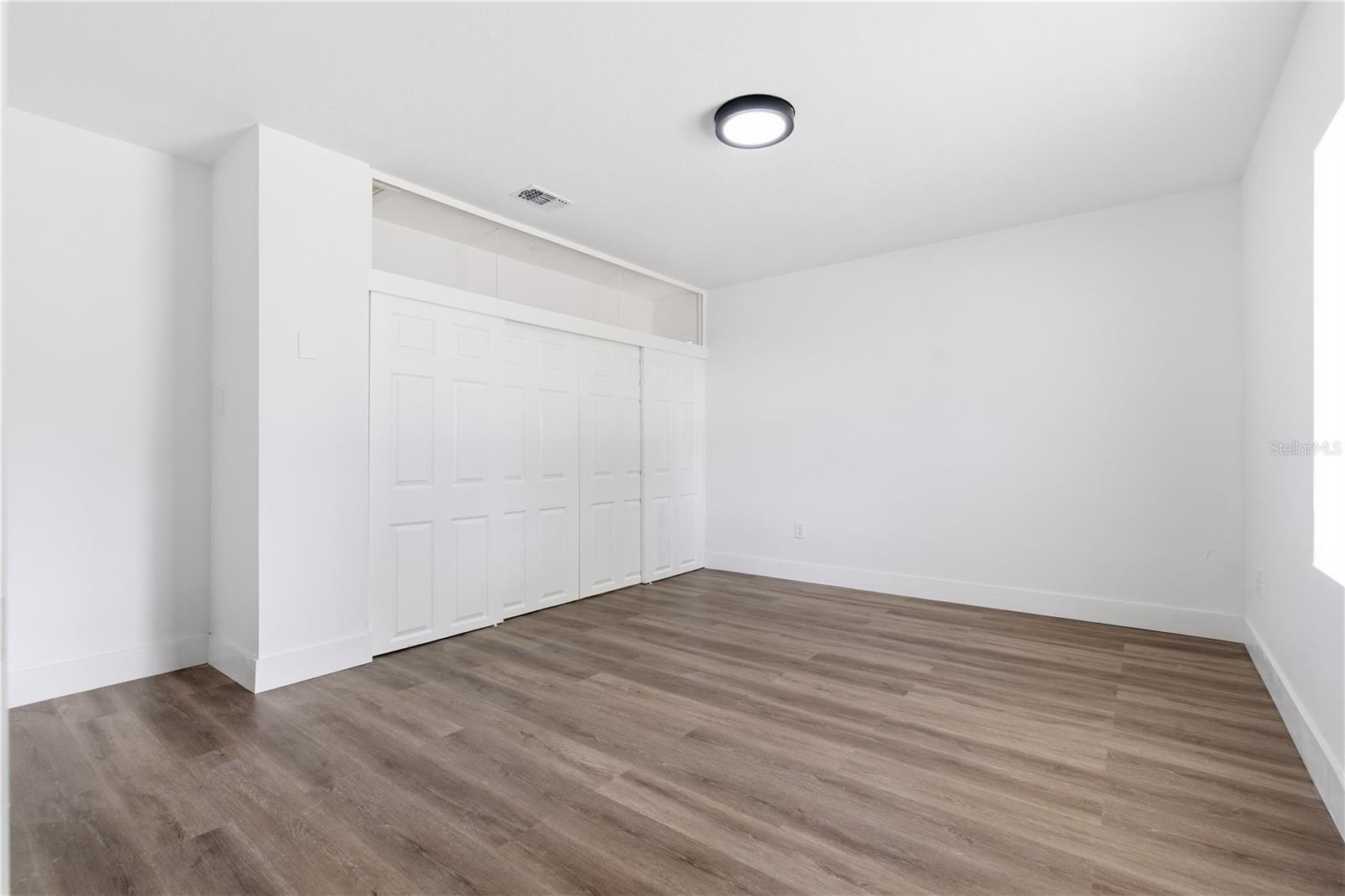 Image 10 of 41 For 923 1st Avenue Nw