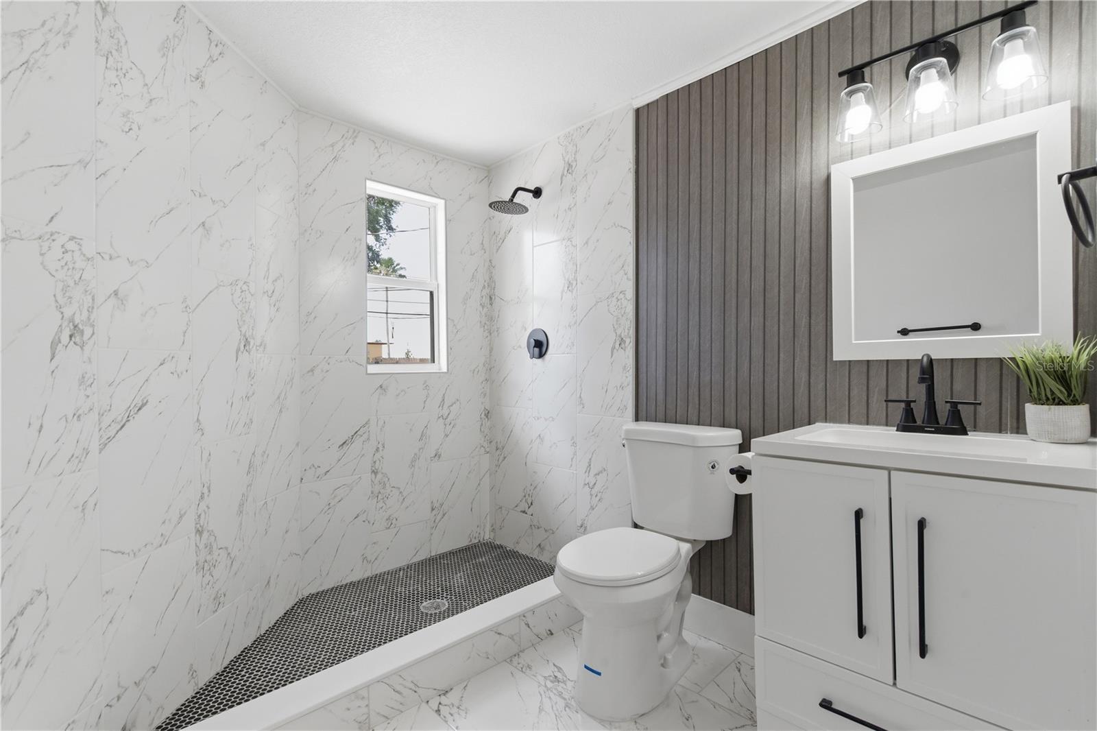Image 11 of 41 For 923 1st Avenue Nw
