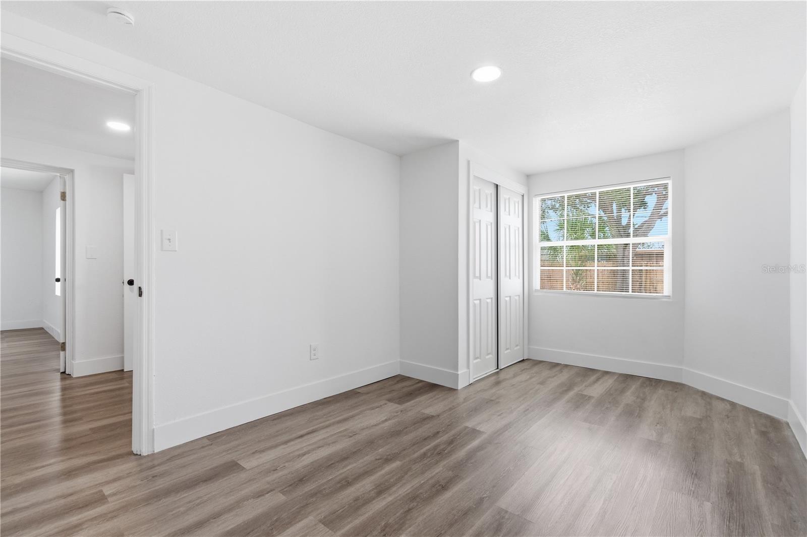 Image 13 of 41 For 923 1st Avenue Nw
