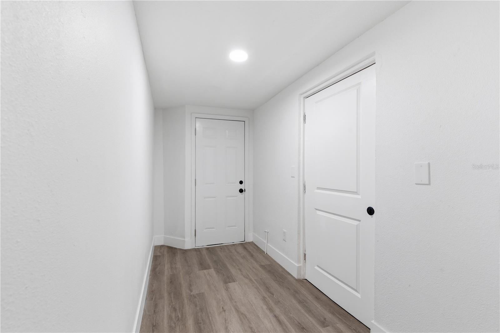 Image 16 of 41 For 923 1st Avenue Nw