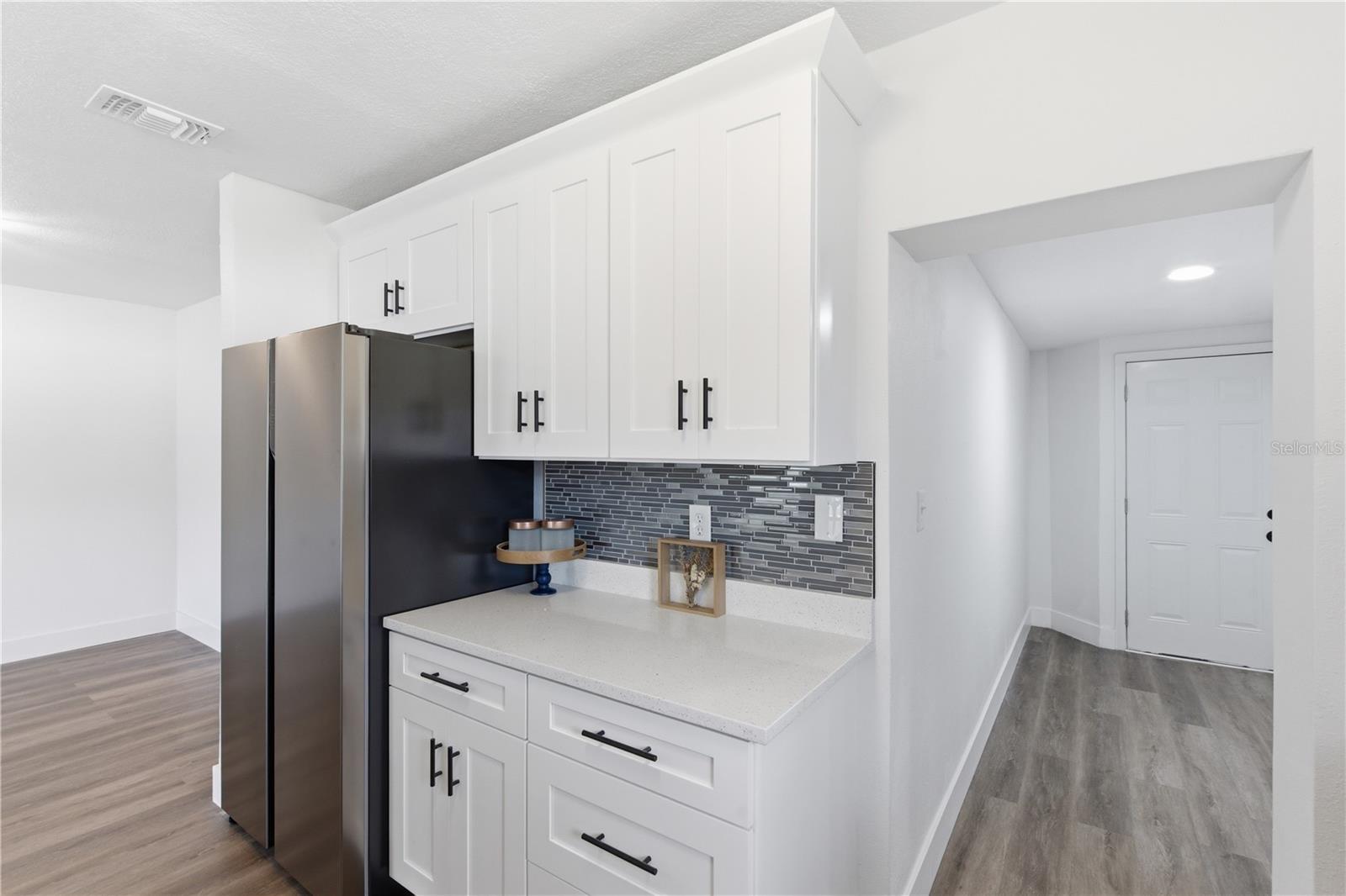Image 22 of 41 For 923 1st Avenue Nw