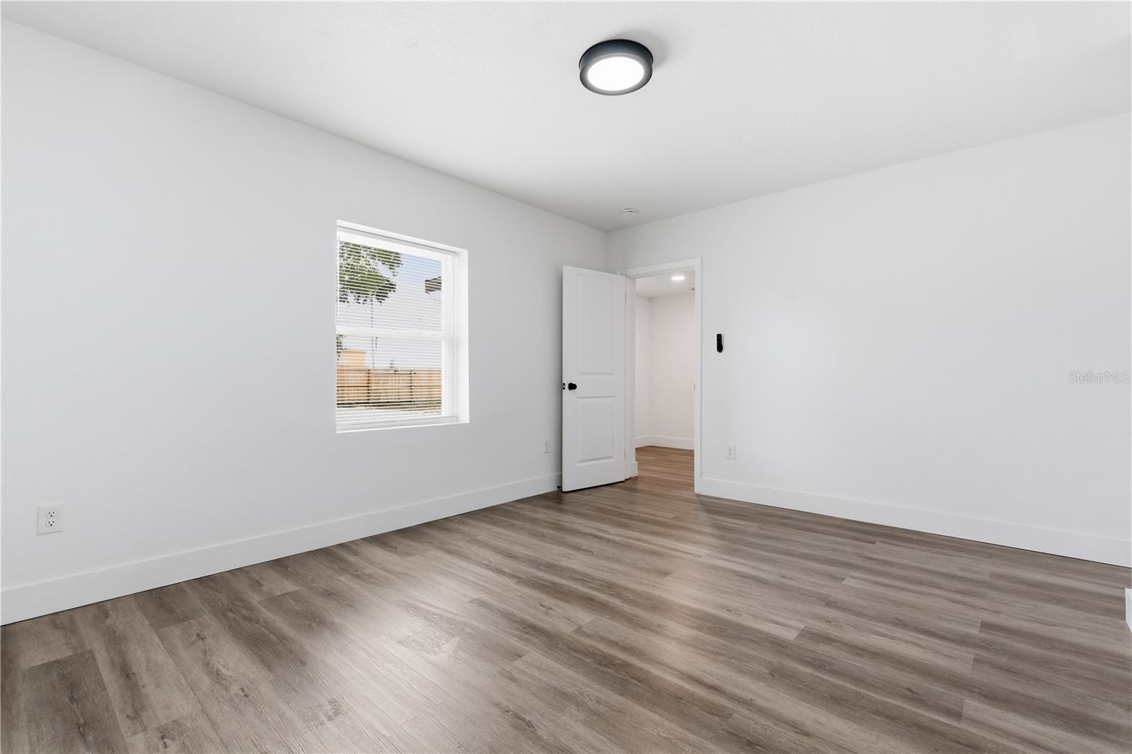 Image 8 of 41 For 923 1st Avenue Nw