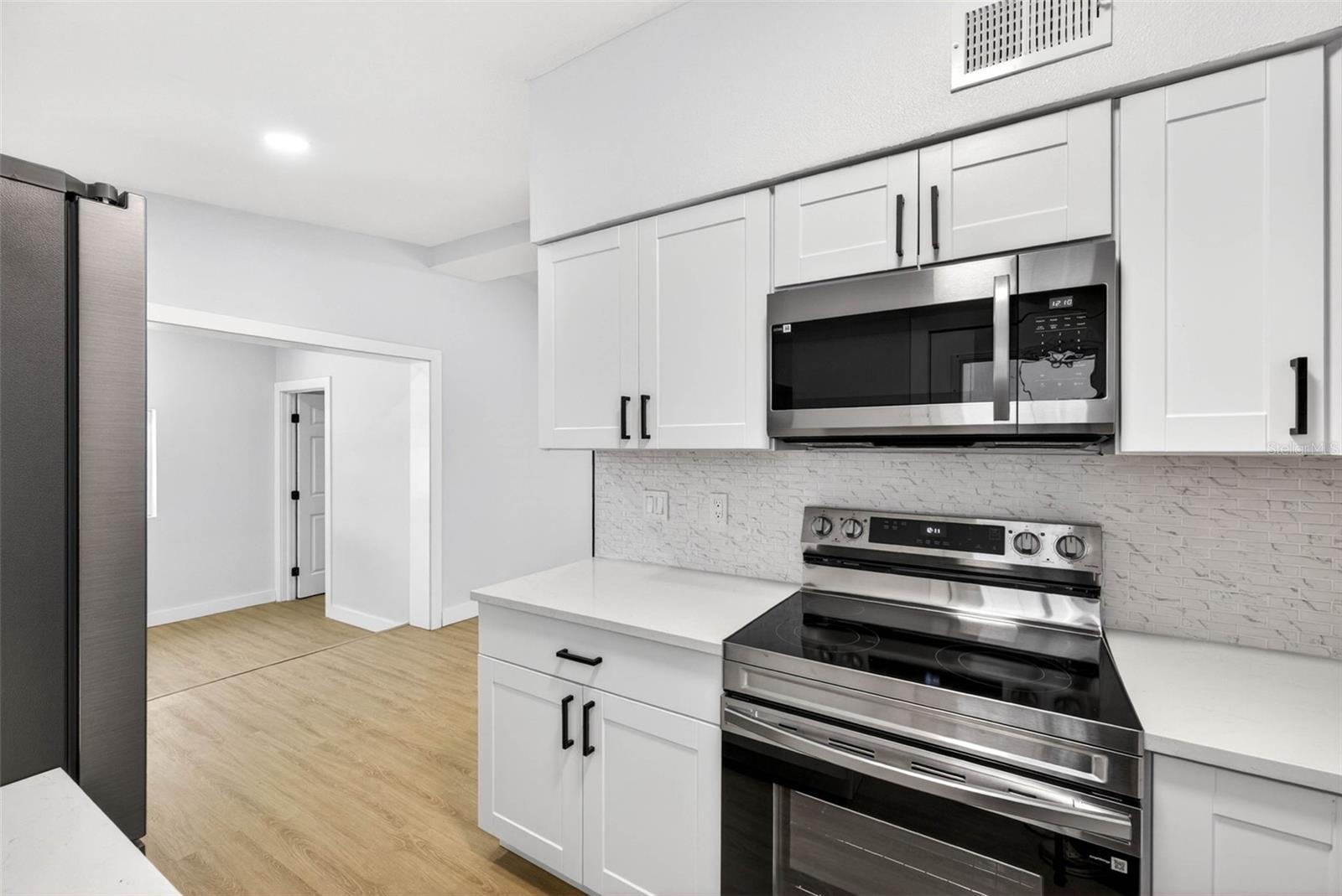 Image 11 of 42 For 4127 12th Avenue S