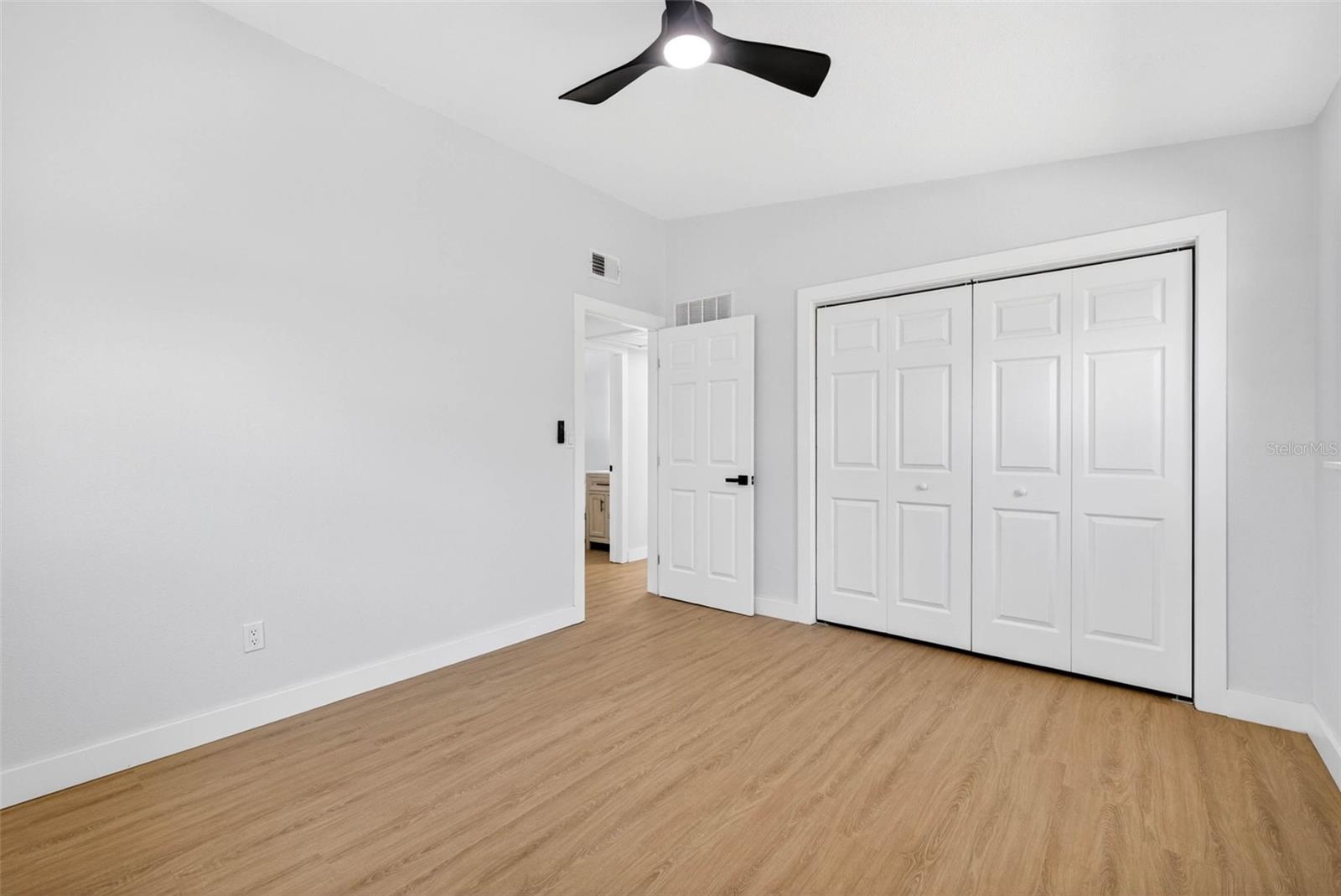 Image 18 of 42 For 4127 12th Avenue S