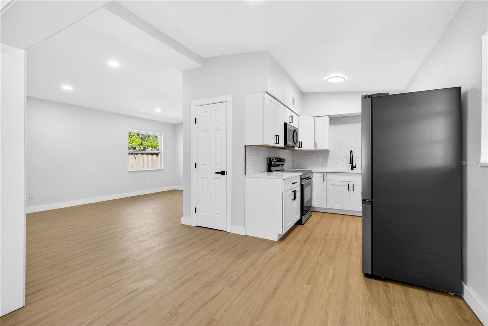 Image 8 of 42 For 4127 12th Avenue S