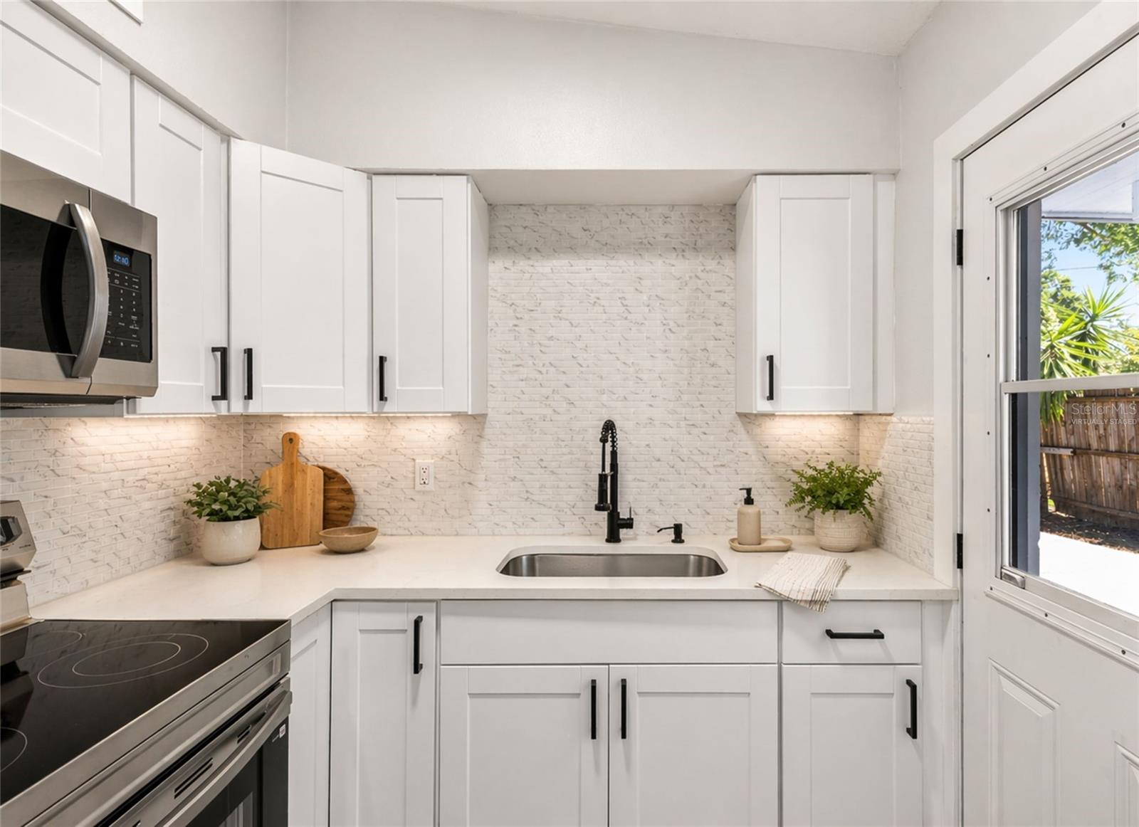 Image 9 of 42 For 4127 12th Avenue S