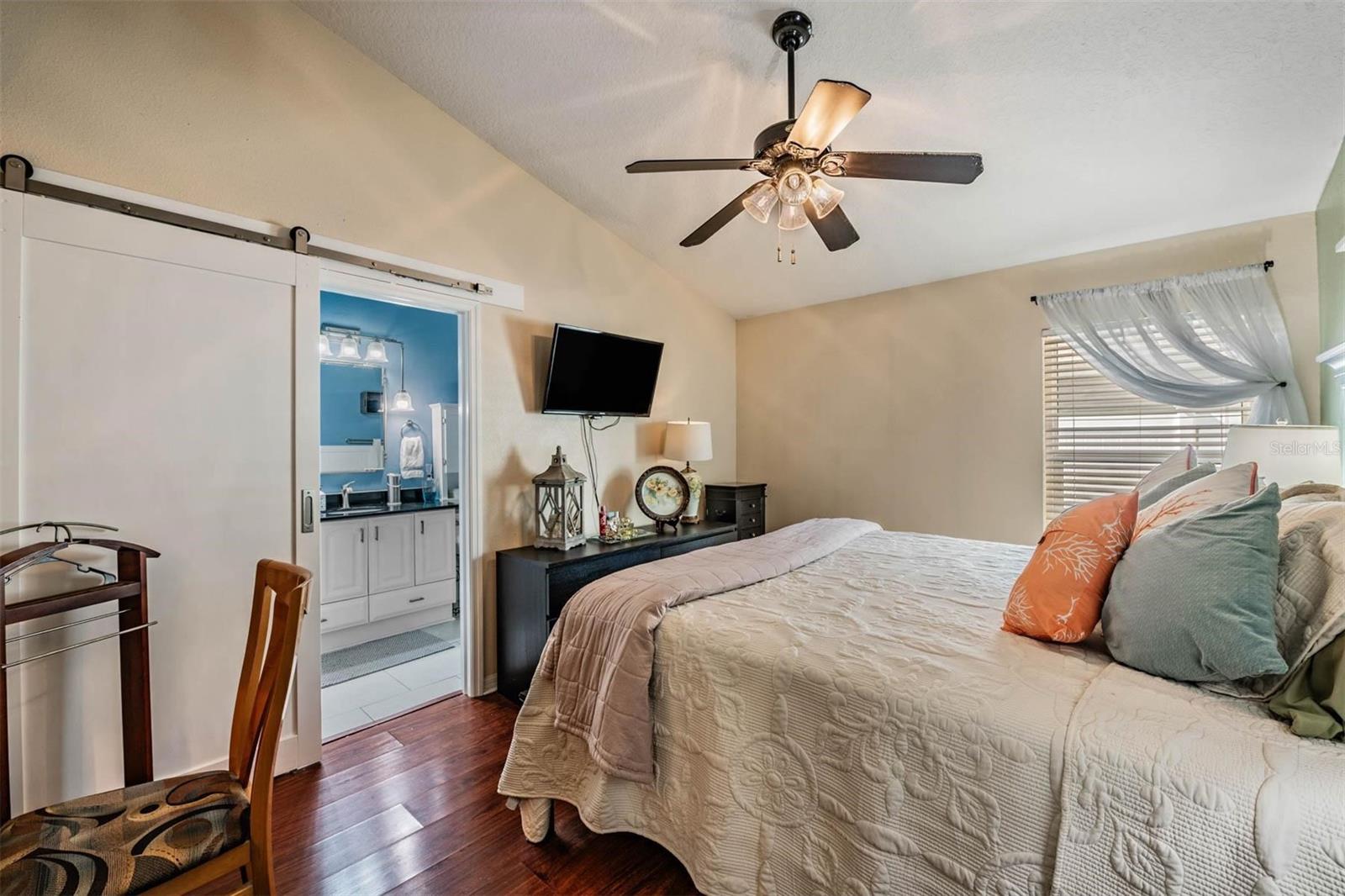 Image 17 of 34 For 1686 Oak Spring Drive