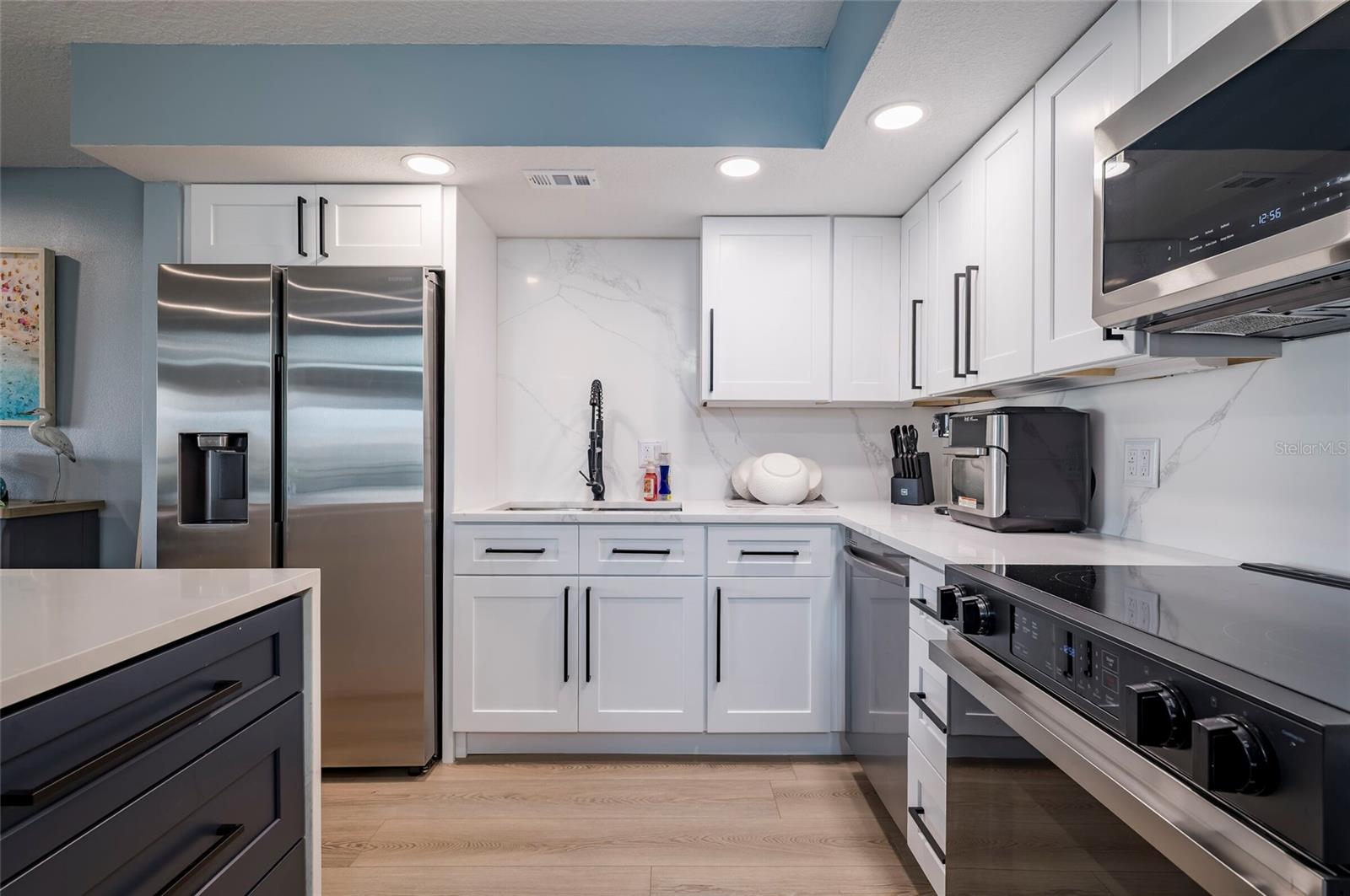 Image 12 of 38 For 855 Bayway Boulevard 308