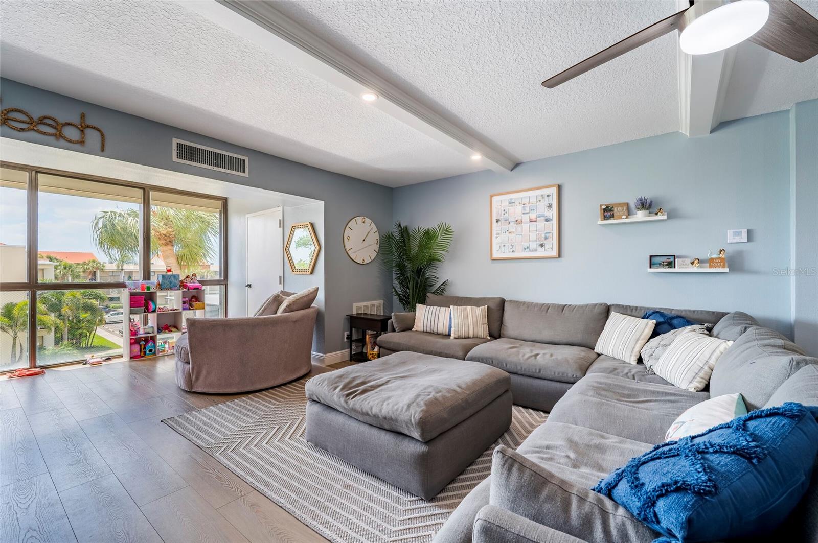 Image 20 of 38 For 855 Bayway Boulevard 308