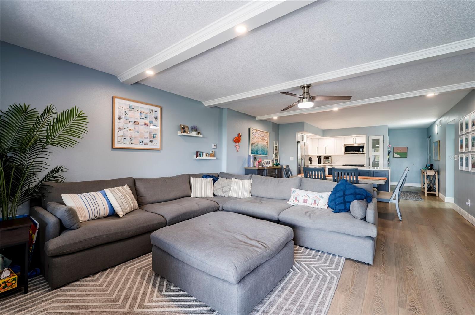 Image 21 of 38 For 855 Bayway Boulevard 308