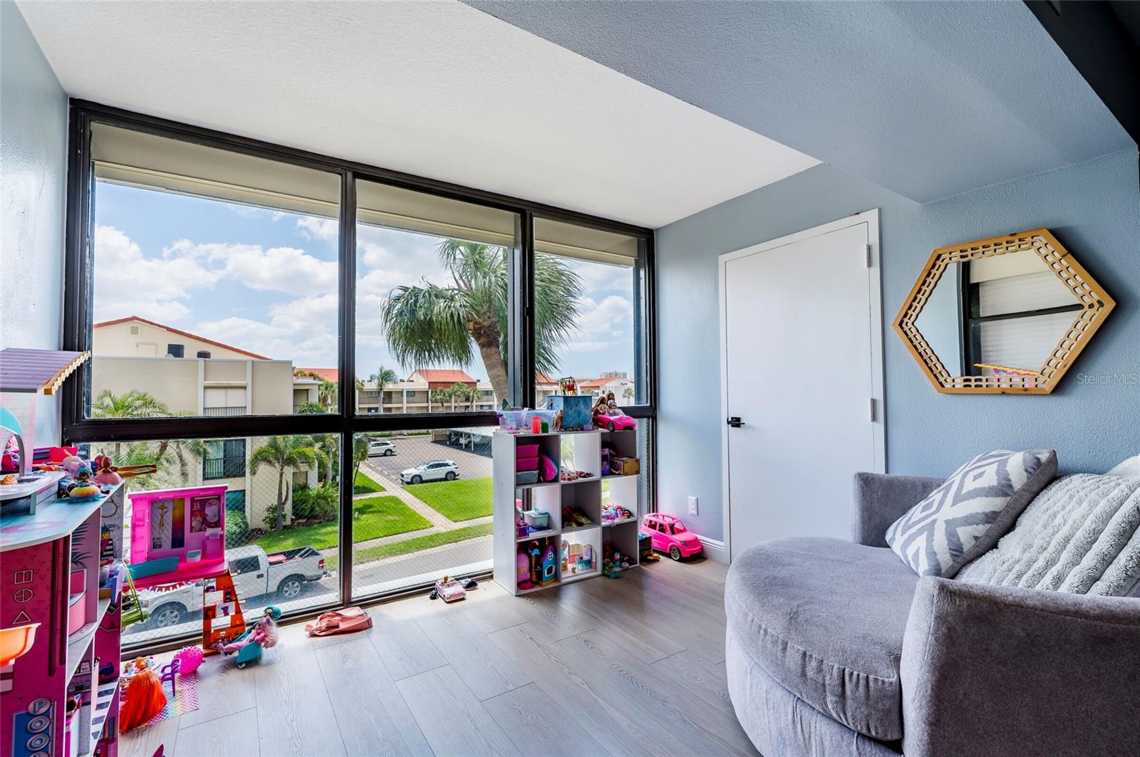 Image 22 of 38 For 855 Bayway Boulevard 308