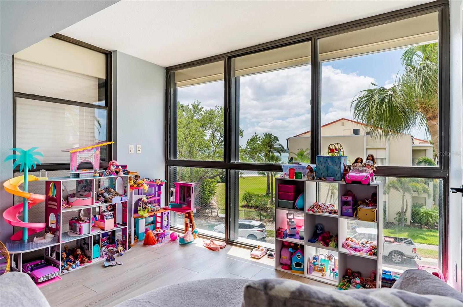 Image 23 of 38 For 855 Bayway Boulevard 308