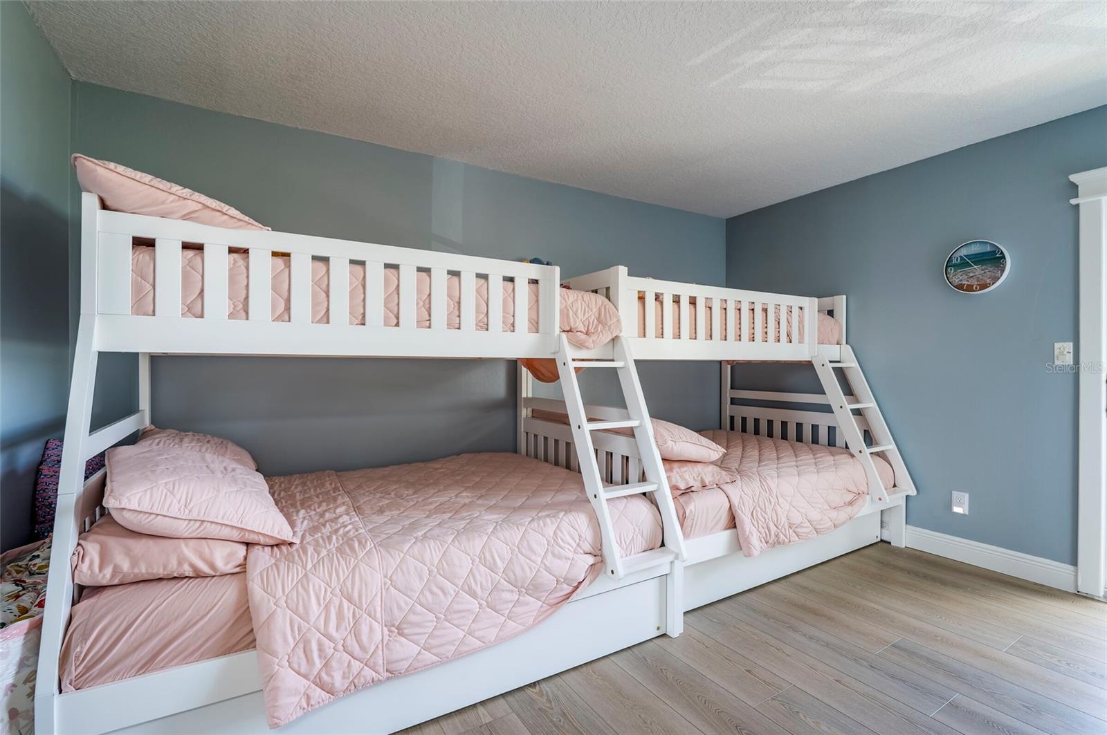 Image 25 of 38 For 855 Bayway Boulevard 308