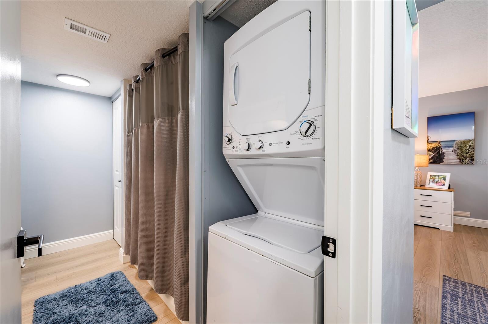 Image 31 of 38 For 855 Bayway Boulevard 308