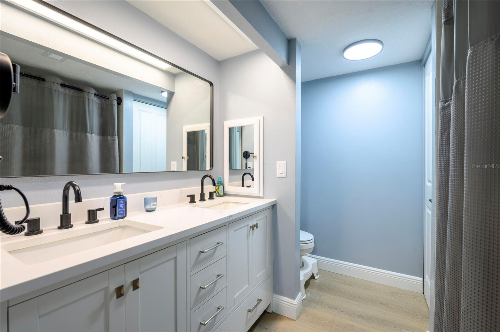 Image 35 of 38 For 855 Bayway Boulevard 308