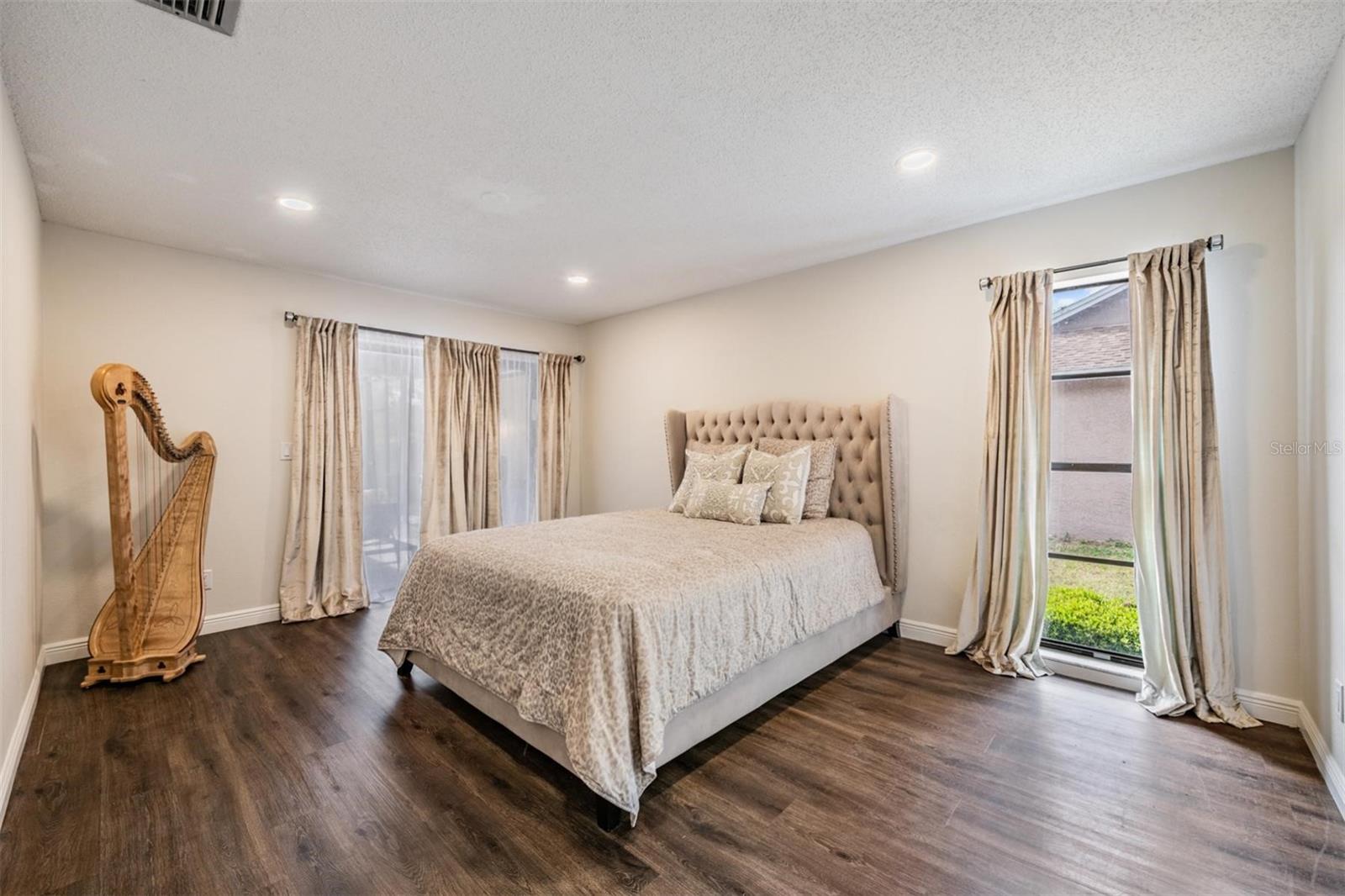 Image 20 of 43 For 3643 Fairway Forest Circle