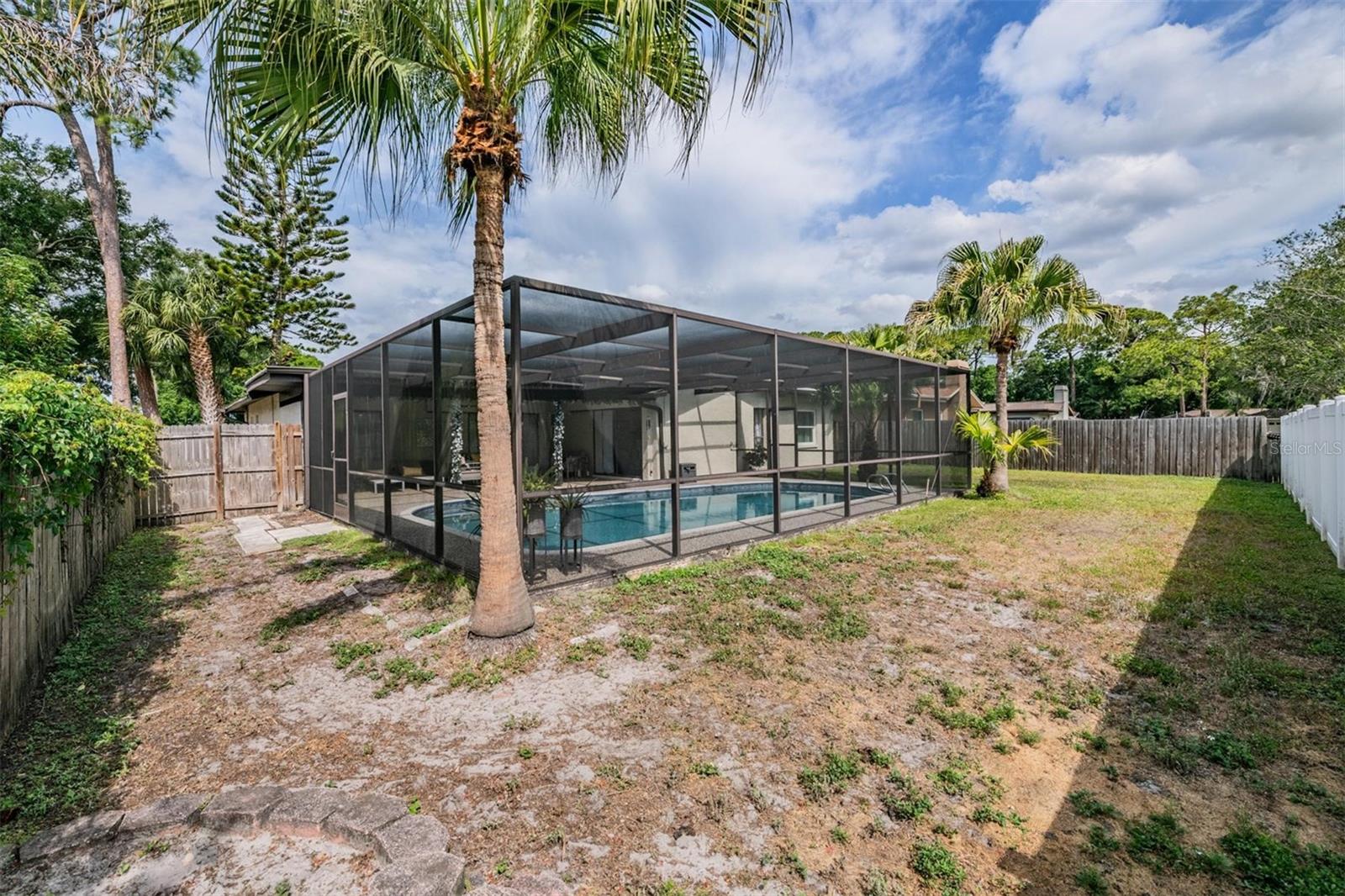 Image 34 of 43 For 3643 Fairway Forest Circle