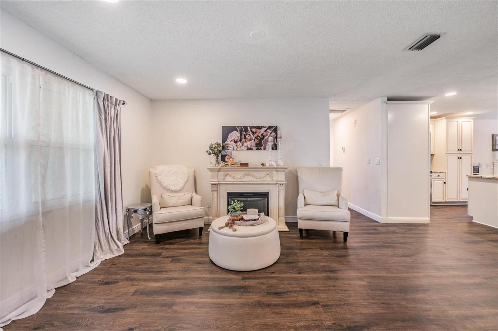 Image 9 of 43 For 3643 Fairway Forest Circle