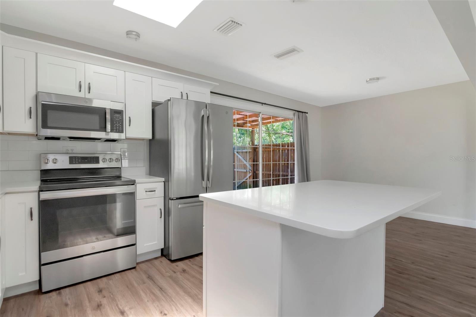 Image 18 of 43 For 2101 Howell Street