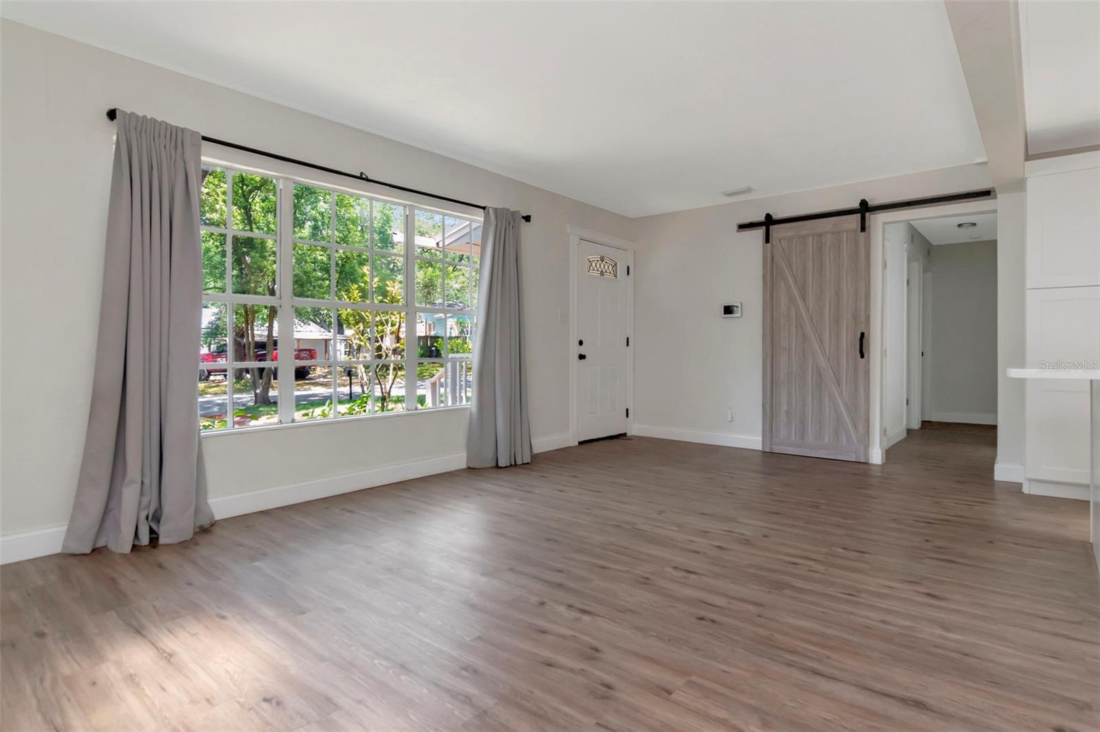 Image 6 of 43 For 2101 Howell Street