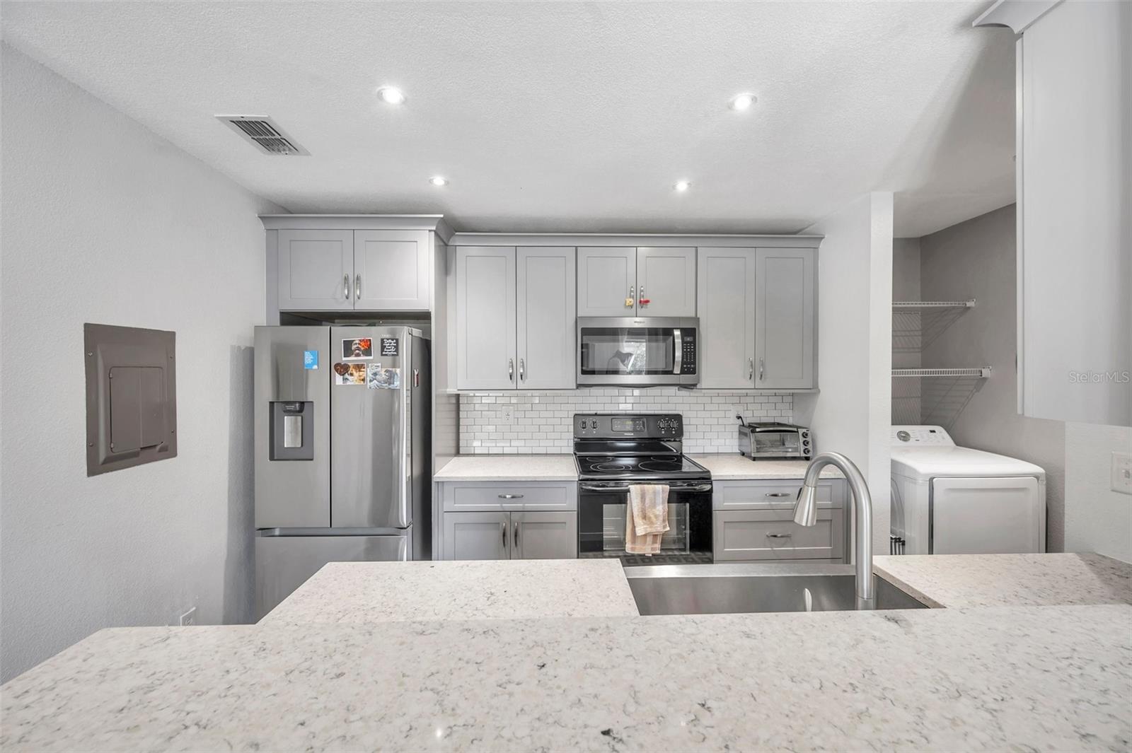 Image 17 of 41 For 2937 Bough Avenue D