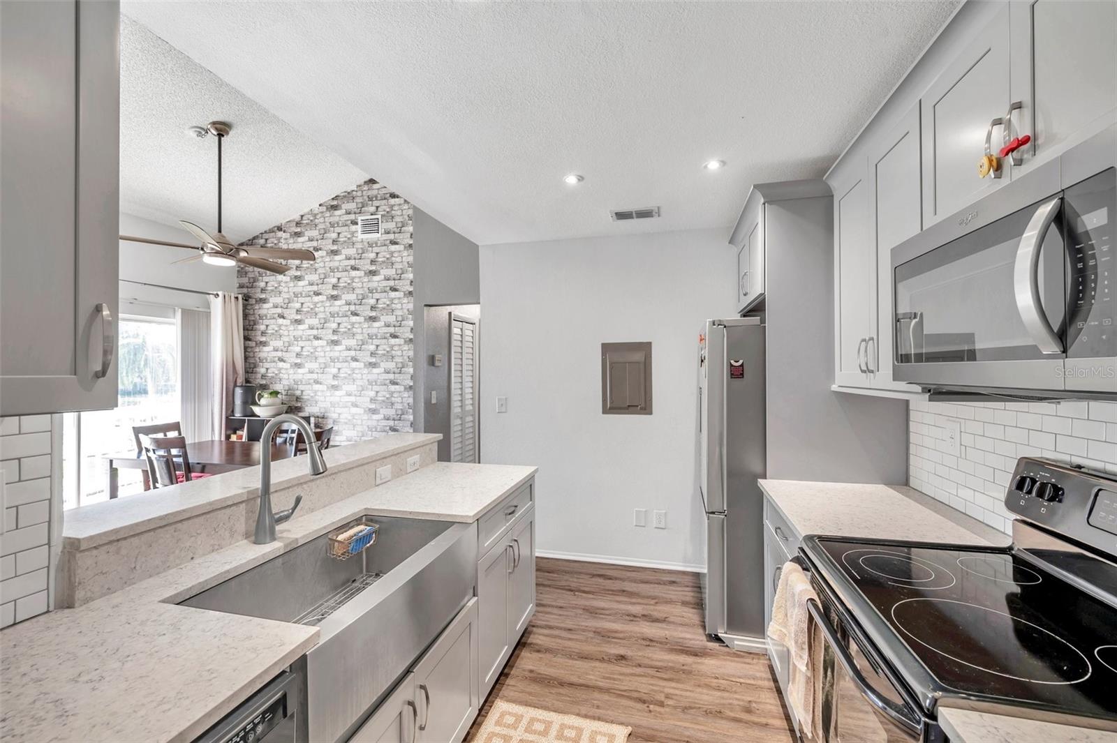 Image 20 of 41 For 2937 Bough Avenue D