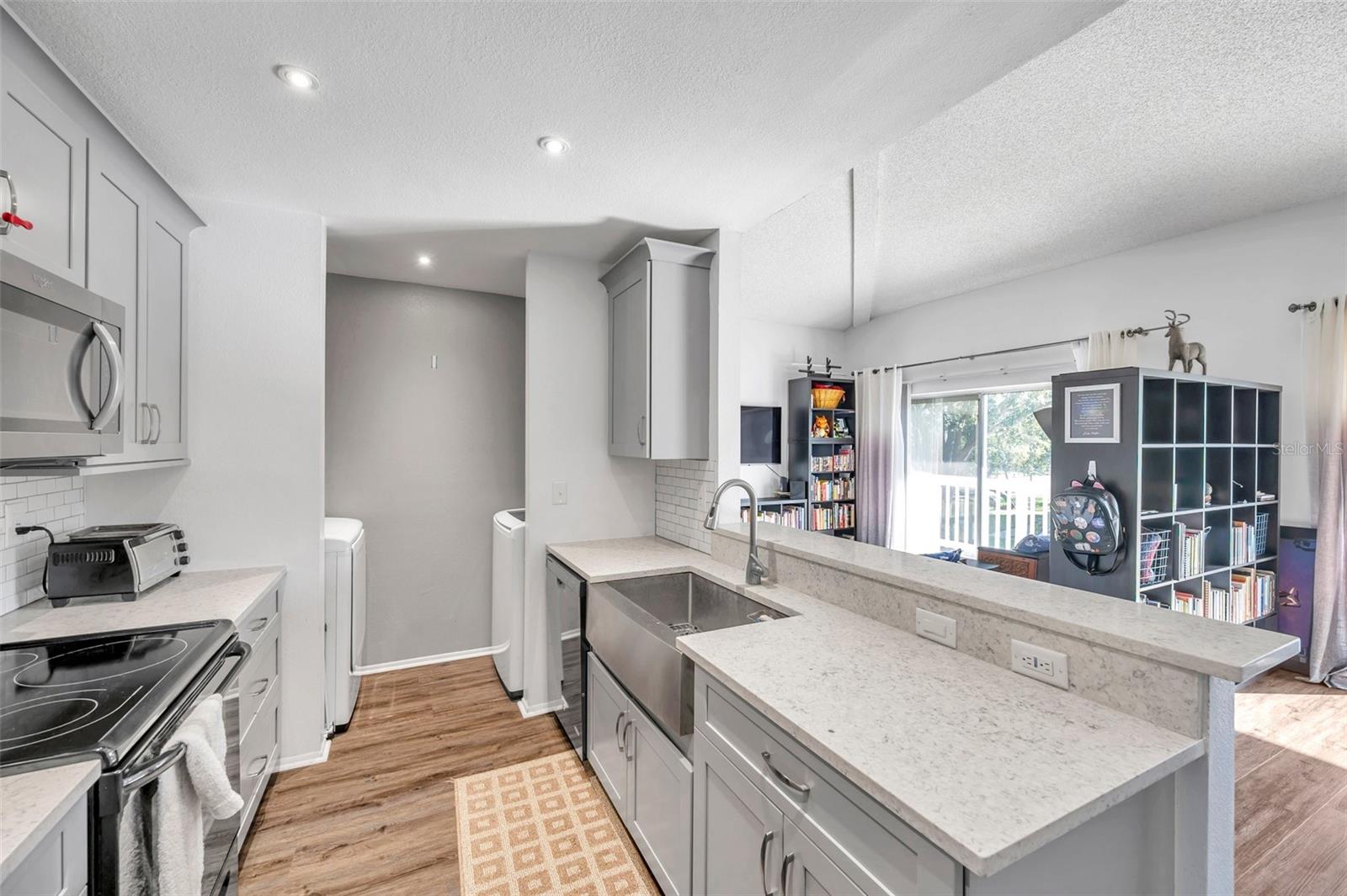 Image 21 of 41 For 2937 Bough Avenue D