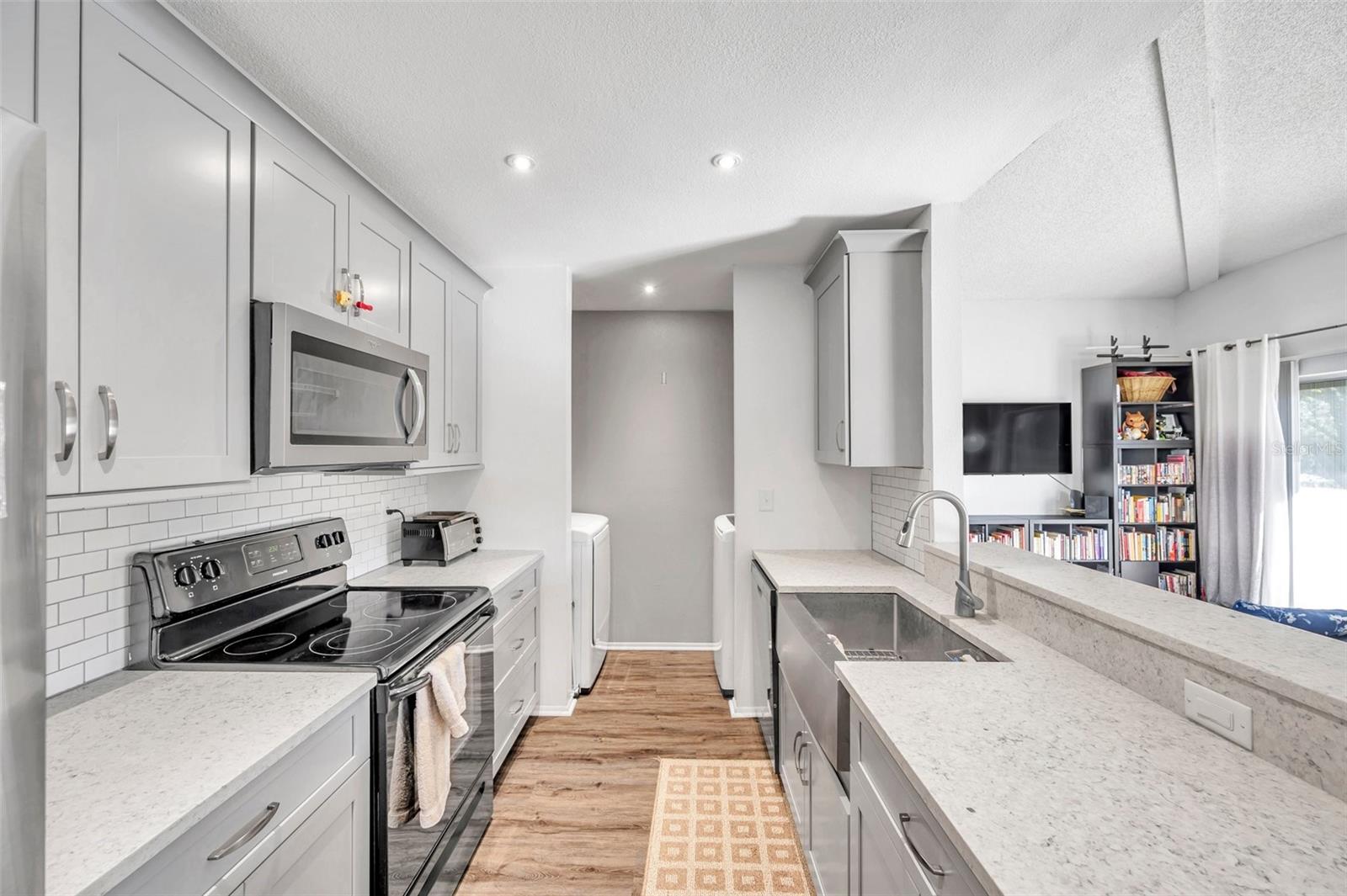 Image 22 of 41 For 2937 Bough Avenue D