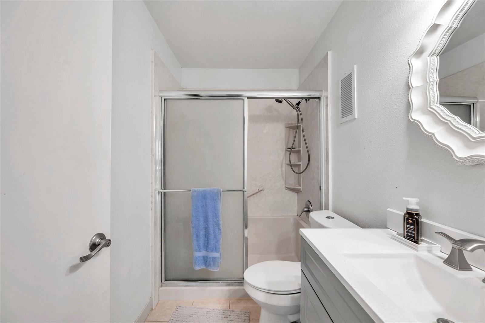 Image 25 of 41 For 2937 Bough Avenue D