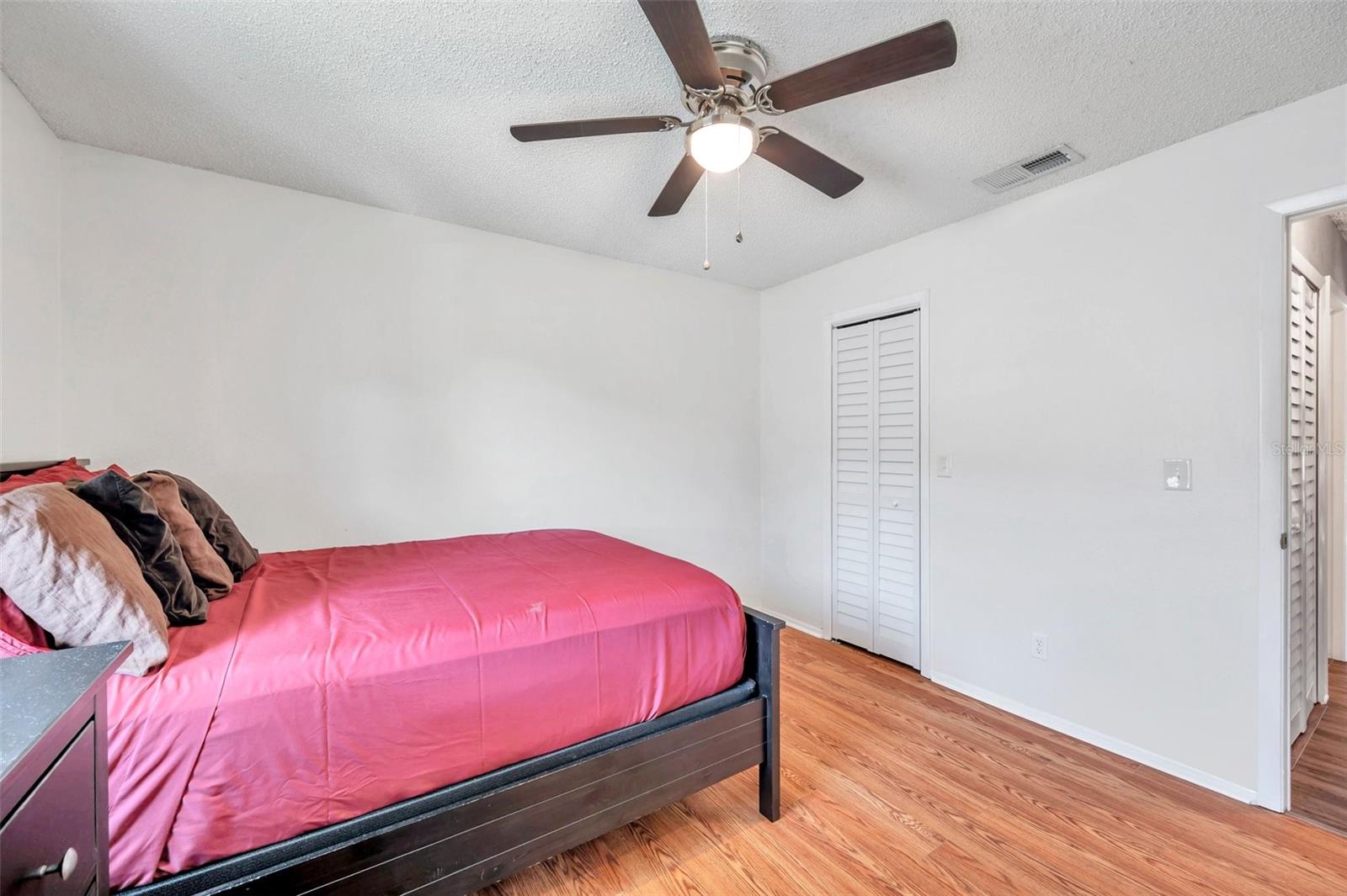 Image 32 of 41 For 2937 Bough Avenue D