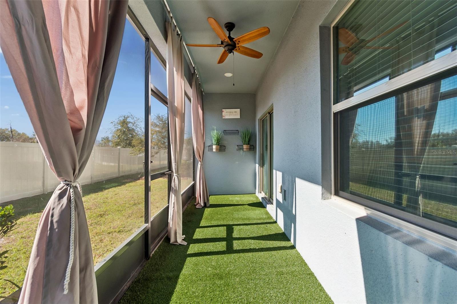 Image 22 of 38 For 21818 Lyonia Lane