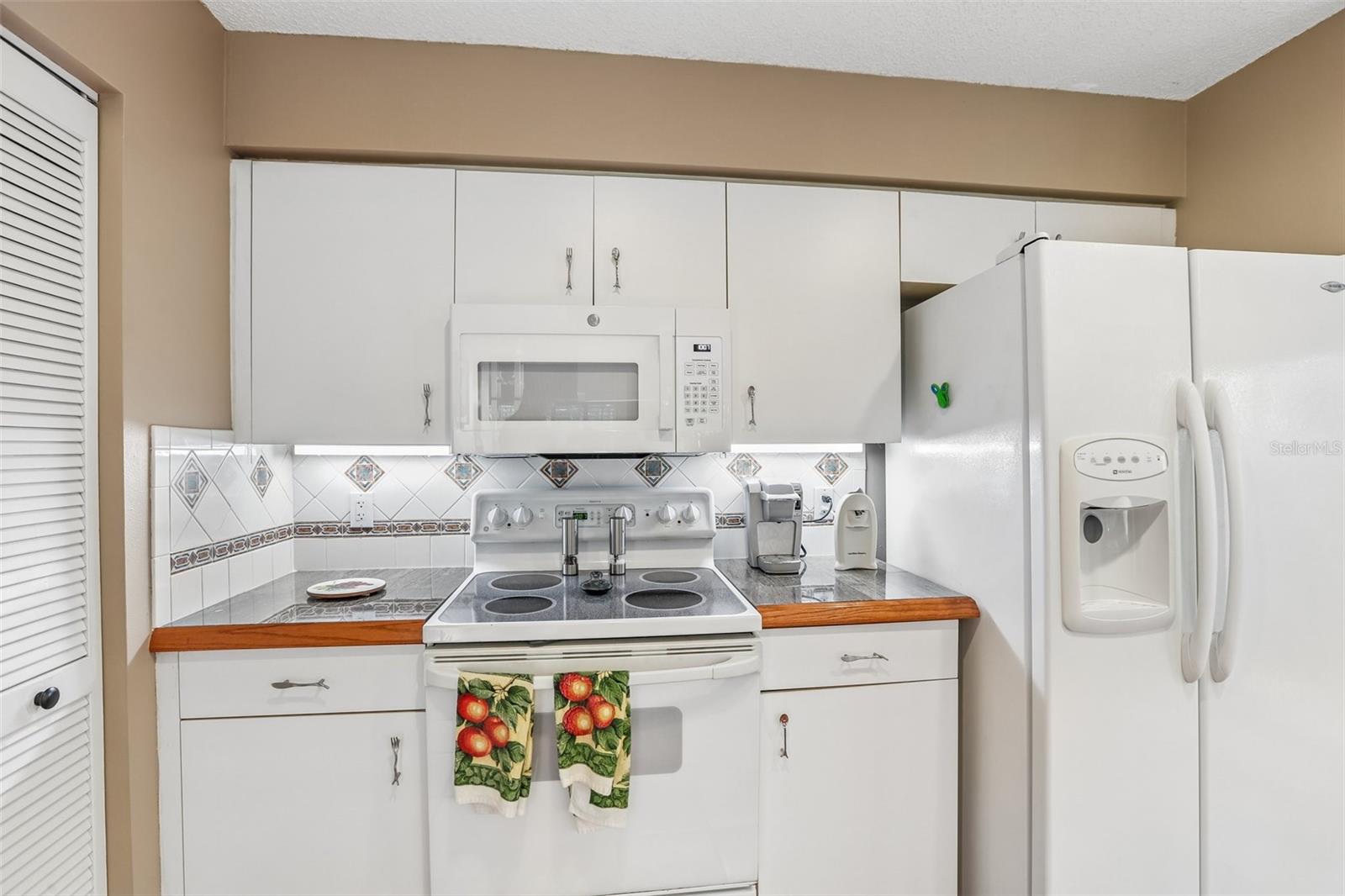 Image 13 of 35 For 3308 Santiago Street A