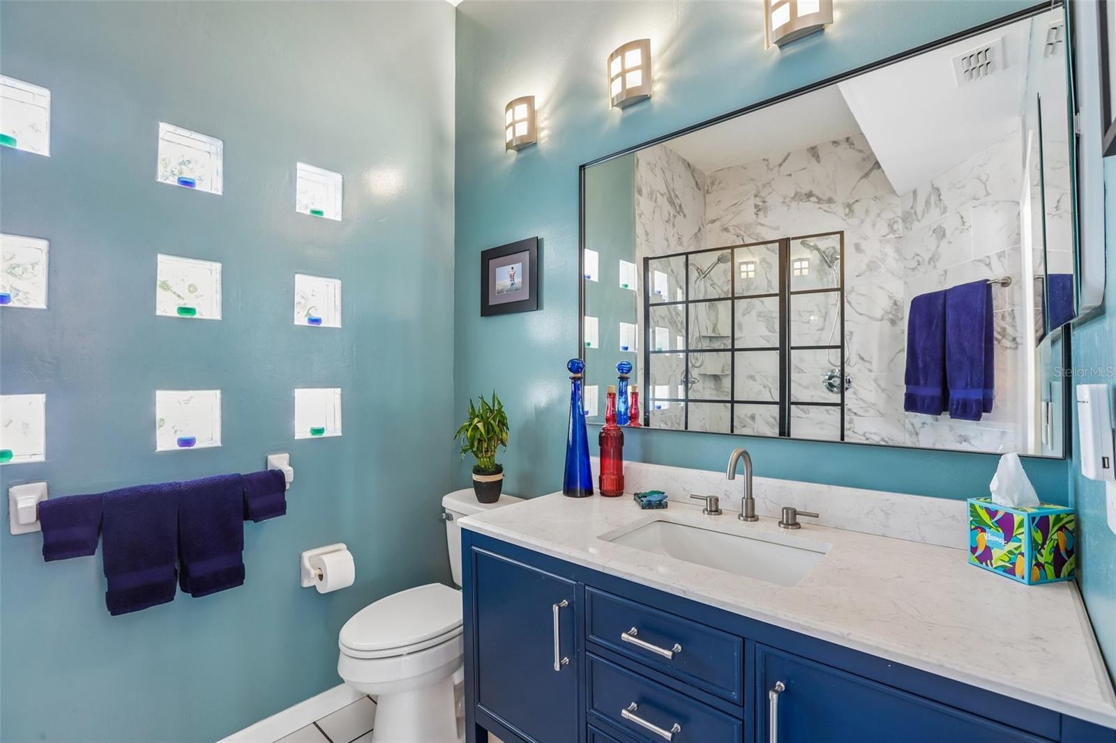 Image 23 of 35 For 3308 Santiago Street A