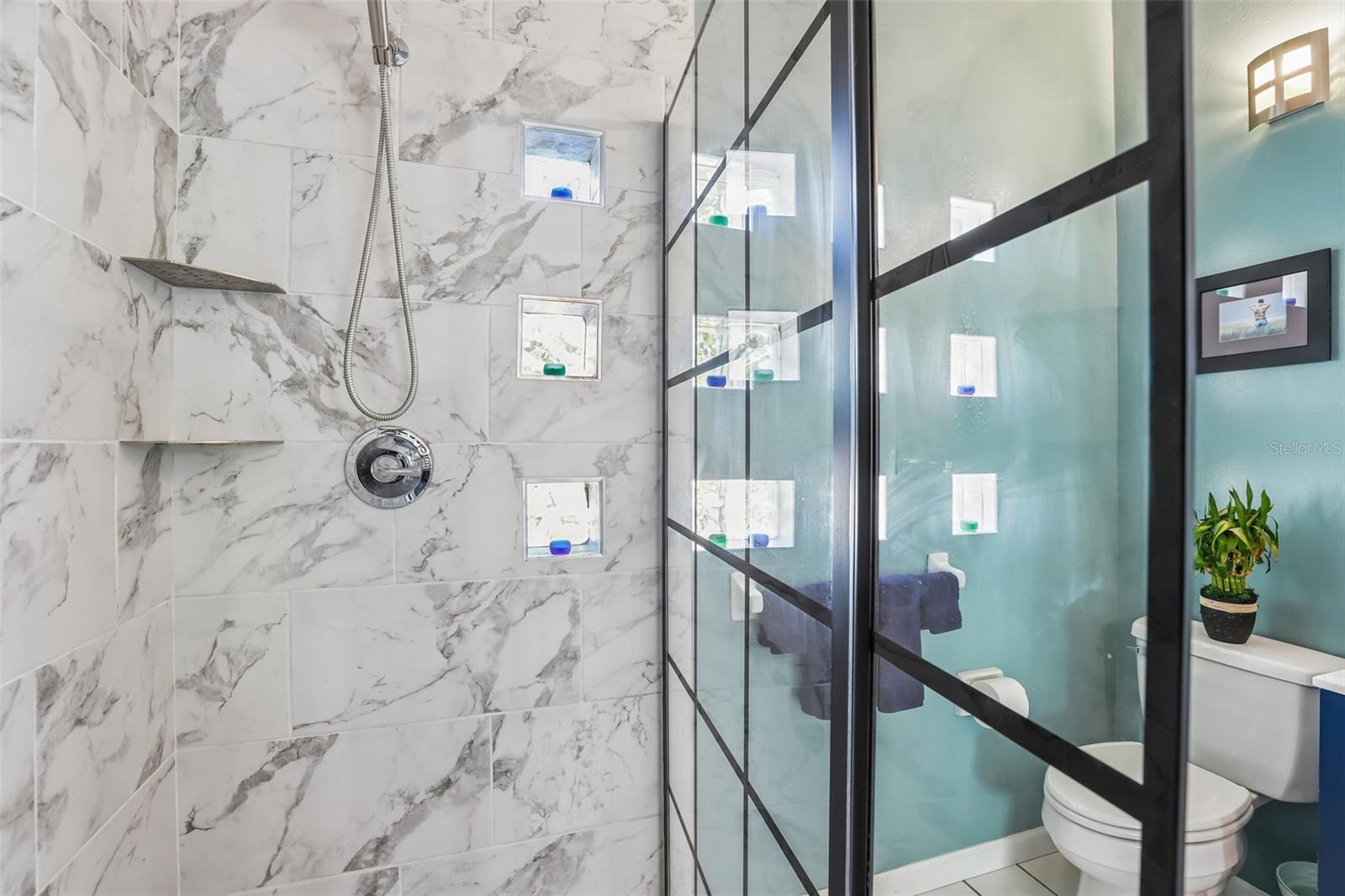 Image 24 of 35 For 3308 Santiago Street A