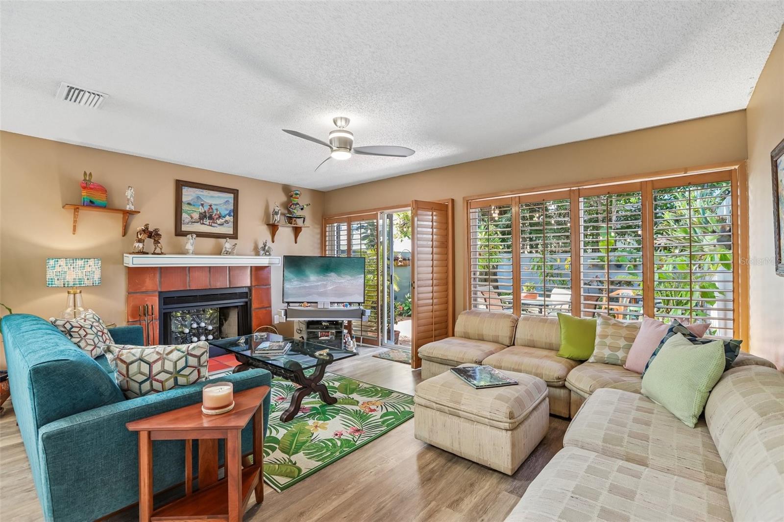 Image 5 of 35 For 3308 Santiago Street A