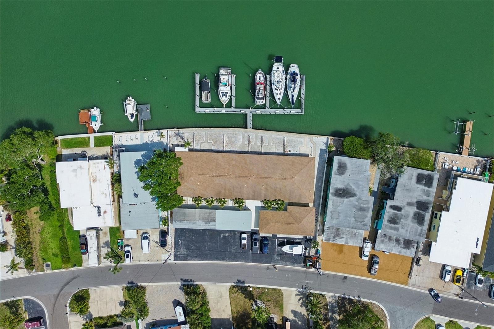 Image 11 of 22 For 2307 Bay Boulevard