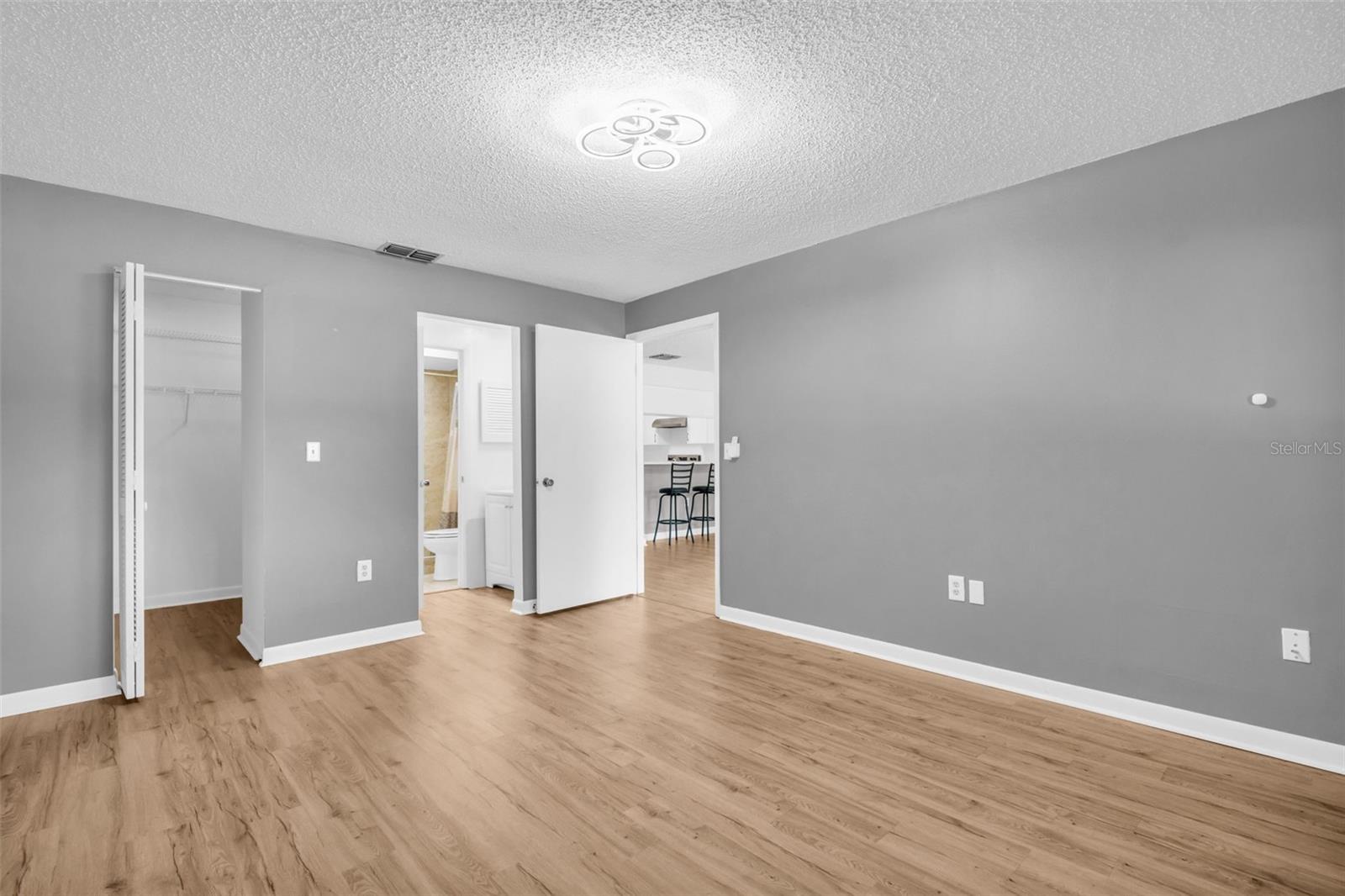 Image 19 of 32 For 2765 Countryside Boulevard 104