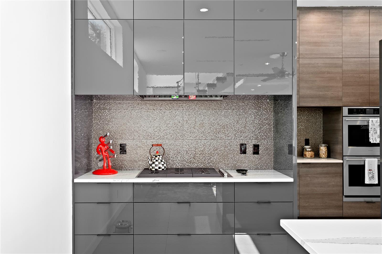 Listing photo id 13 for 110 Palmera Boulevard Ne