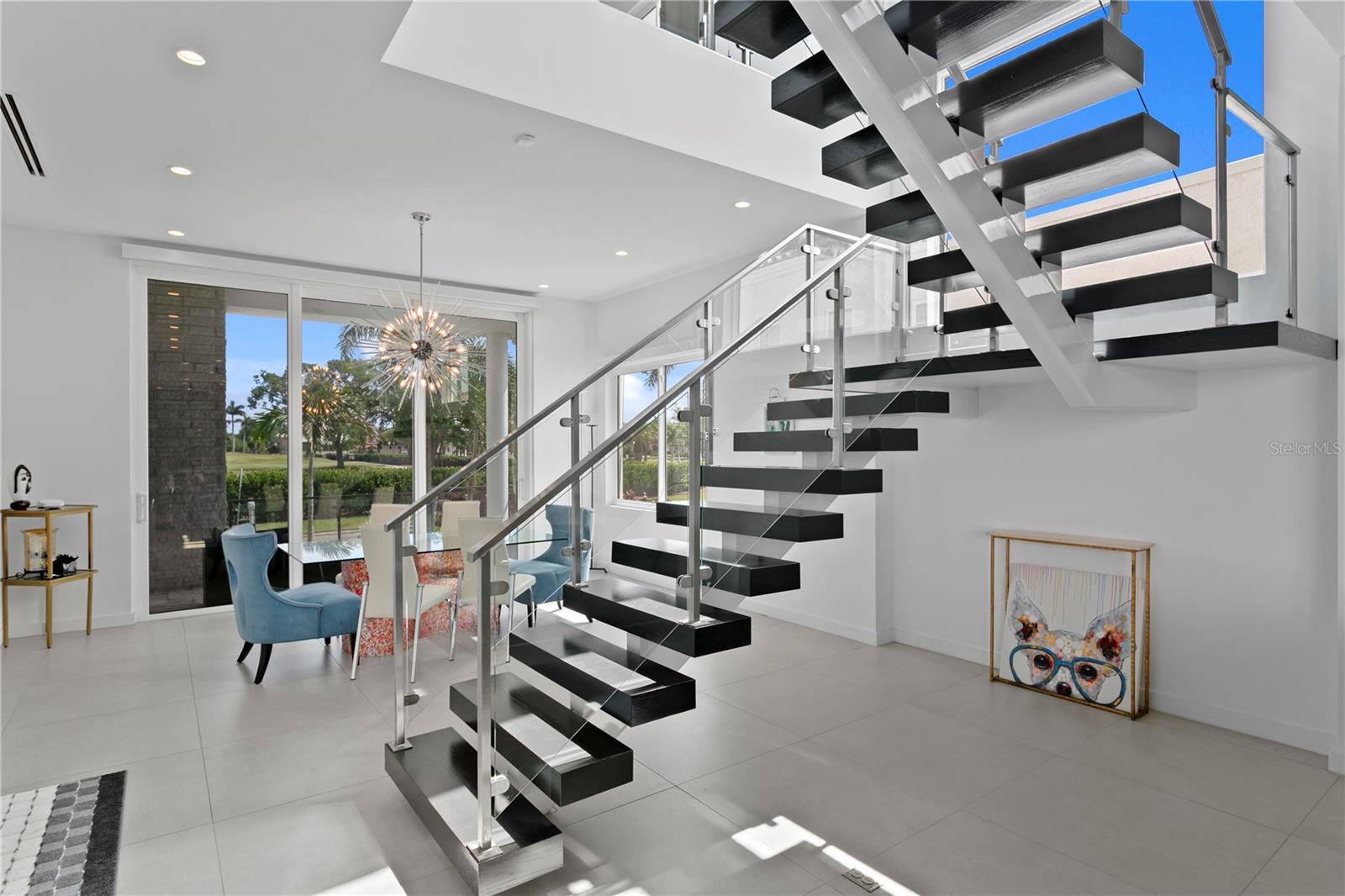 Listing photo id 19 for 110 Palmera Boulevard Ne