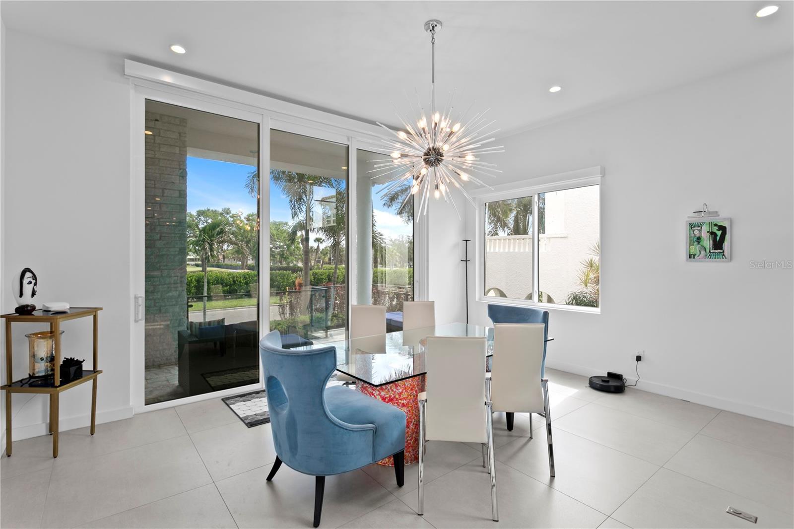 Listing photo id 20 for 110 Palmera Boulevard Ne