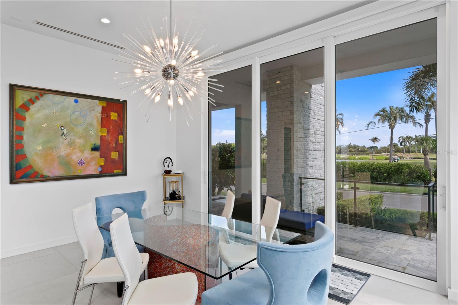 Listing photo id 21 for 110 Palmera Boulevard Ne