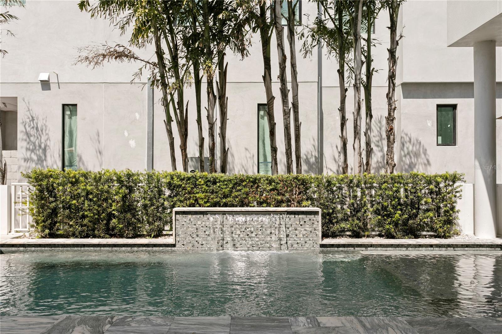 Listing photo id 25 for 110 Palmera Boulevard Ne