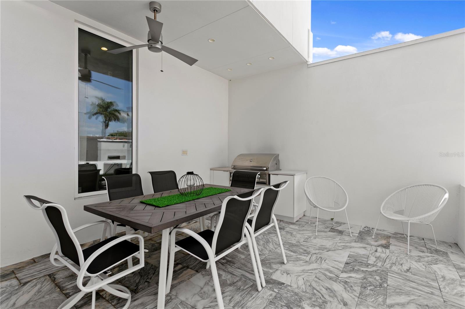 Listing photo id 31 for 110 Palmera Boulevard Ne