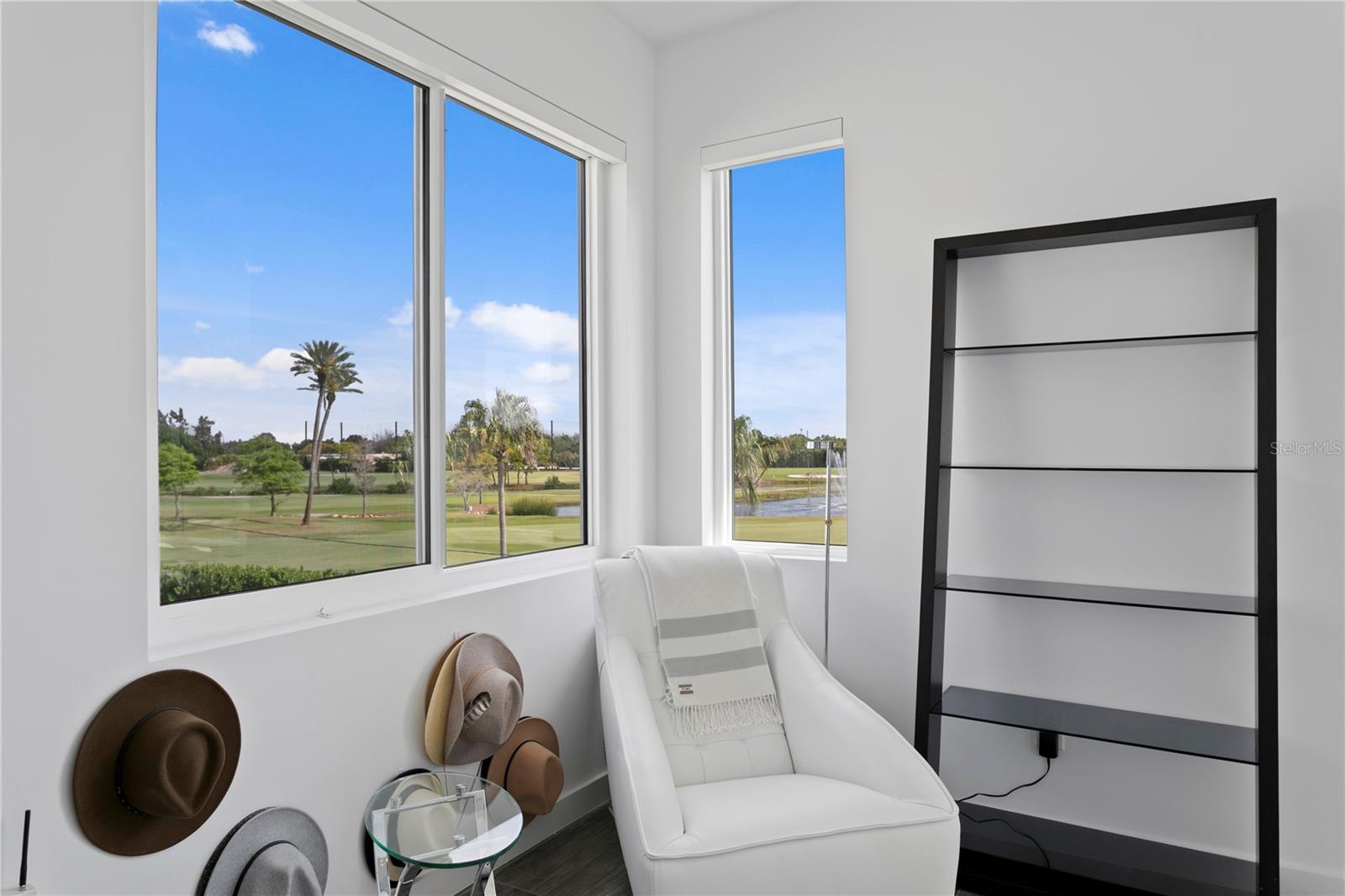 Listing photo id 42 for 110 Palmera Boulevard Ne